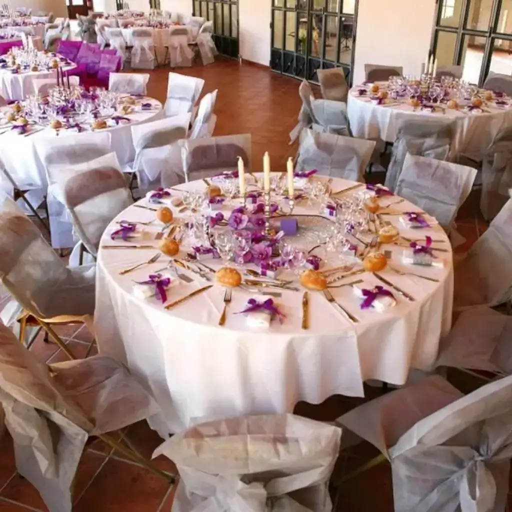 Rund hvid dug af non-woven stof ø240cm