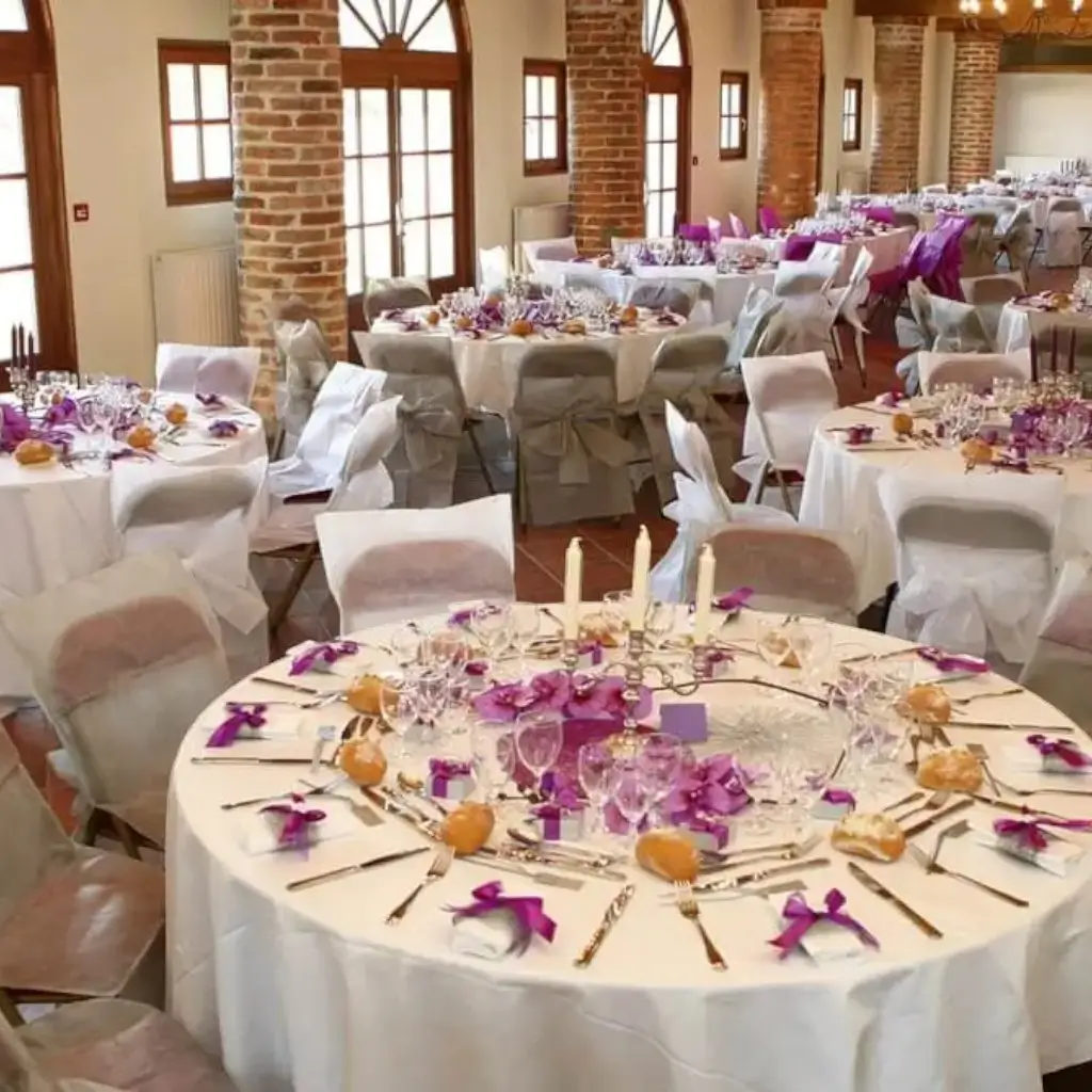 Rund hvid dug af non-woven stof ø240cm