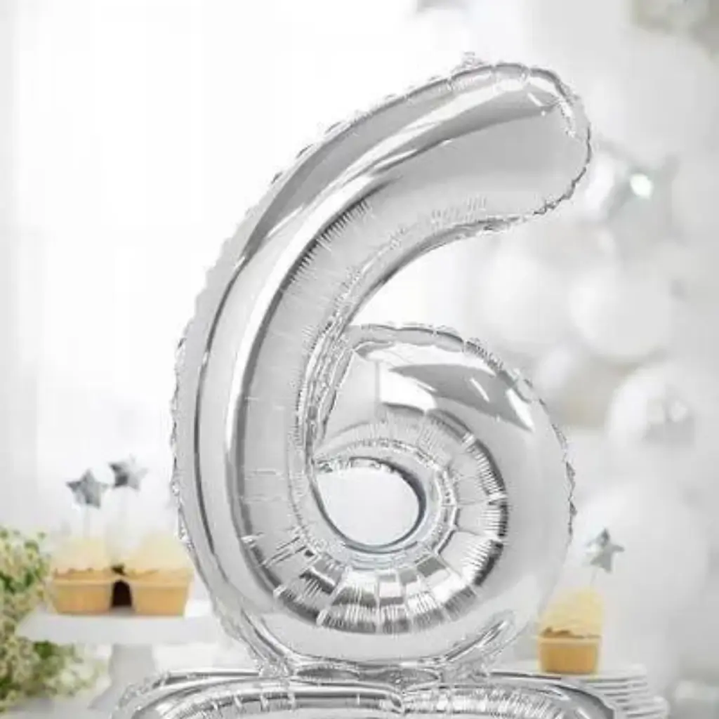 Nummer 6 fødselsdagsballon + Sølvstativ 70cm