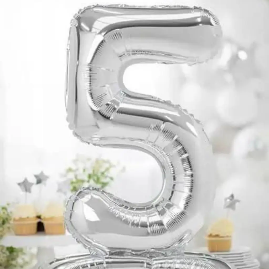 Nummer 5 fødselsdagsballon + Sølvstativ 70cm
