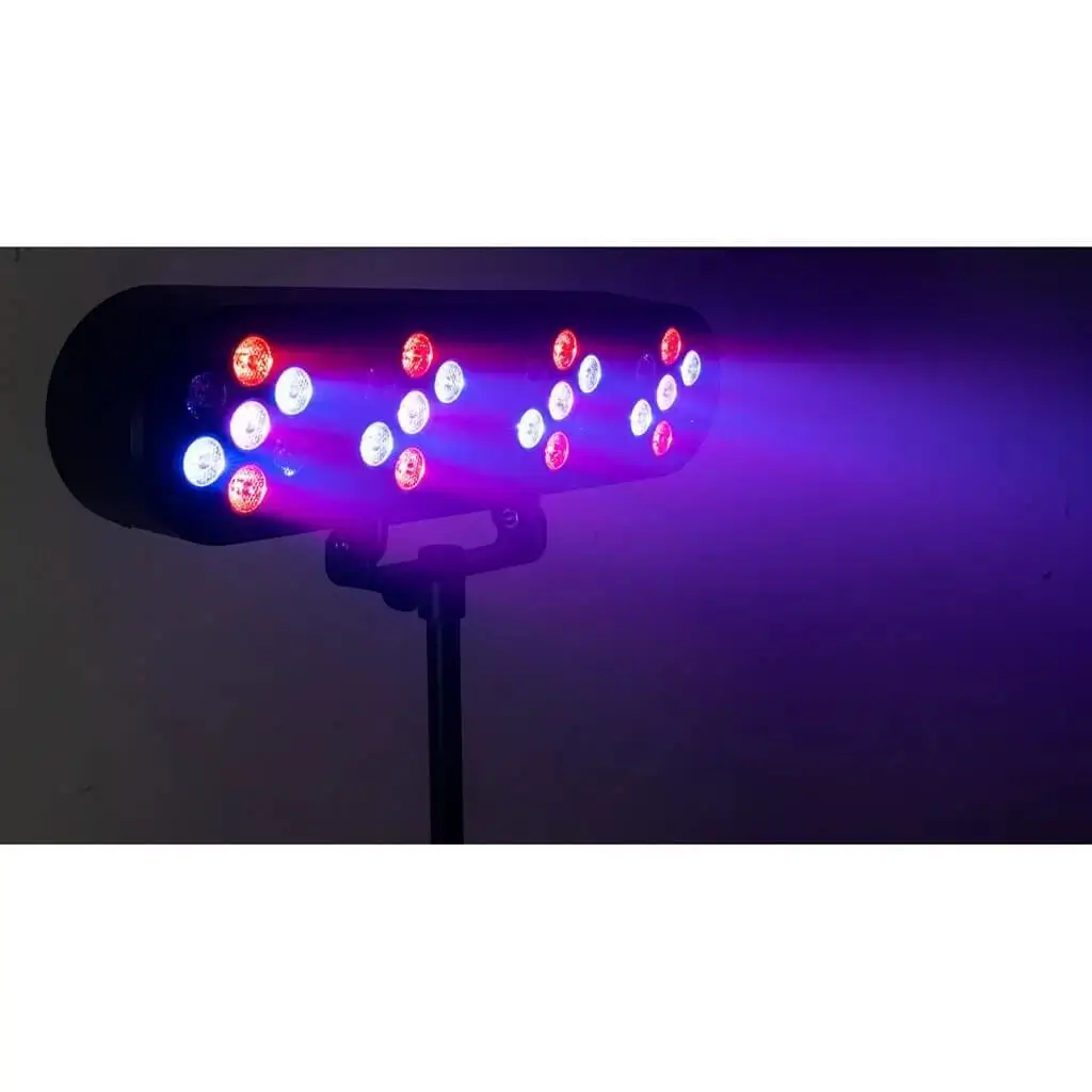 Lyseffekt på en 4 PAR LED-stativ med fjernbetjening