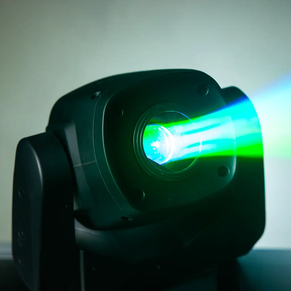 Pakke med 2 spotlights 100 W i flightcase - Evo Spot 100 CR Set Evolite - Multicolour LED & DMX control