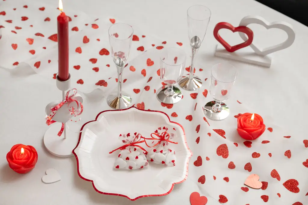 Lys med skulpturel blomst af rose - Rød