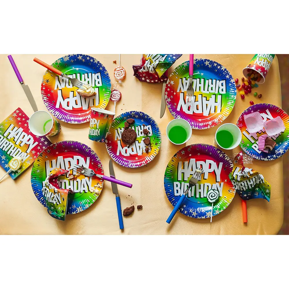Sæt med 10 Rainbow 'Happy birthday' paptallerkener (XL)