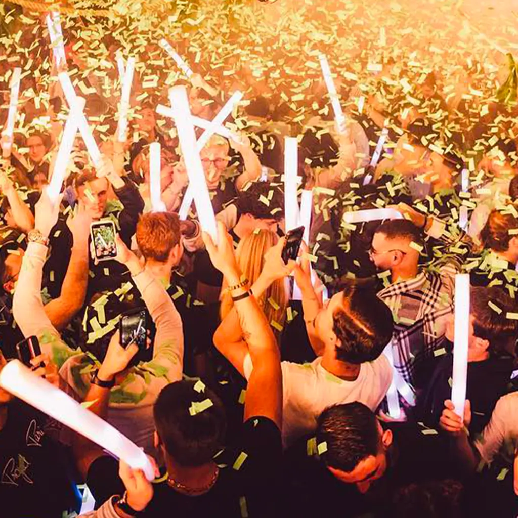 Pakke med 30 multifarvede LED-lyspinde