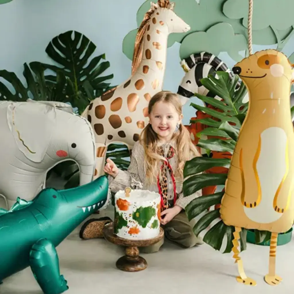 Stående aluminiumskugle i form af en krokodille, 126 cm – Jungledekoration til fødselsdag